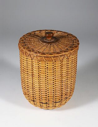 Paul Willer (1930-2025) Round Covered Nantucket Basket, with removable cover, signed Willer