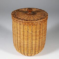 Paul Willer Scarce Round Covered Nantucket Basket