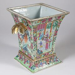 Chinese Export Famille Rose Porcelain Bough Pot, early 19th Century