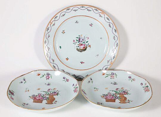 Pair of Chinese Export Porcelain Famille Rose Pattern Bowls, 18th Century accompanied by an 11" famille rose plate