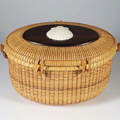 Donna Cifranic Nantucket Friendship Basket with Carved Scallop Shell on Ebony Lid