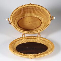 Donna Cifranic Nantucket Friendship Basket with Carved Scallop Shell on Ebony Lid
