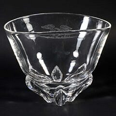 Signed Steuben Clear Glass Centerpiece Bowl with Etched American Eagle and 1784