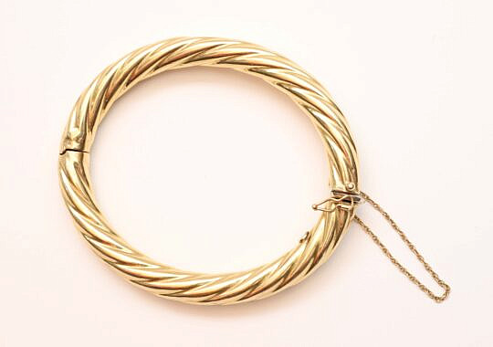 14K Yellow Gold Italian Hollow Twist Bangle Bracelet