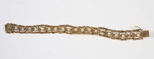 Vintage 14K Yellow Gold and Pearl Bracelet Featuring a Twisted Rope Design with Pearls Nestled within the Settings,