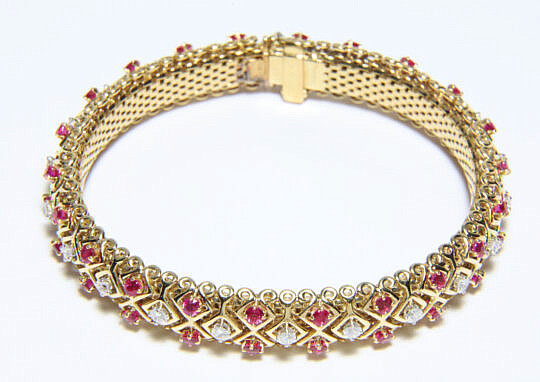 12-5635 Cartier 18k Gold Diamond Ruby Bracelet A