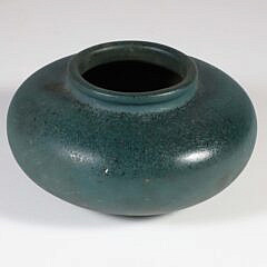 Grueby Dark Green Glazed Pottery Bowl, circa 1895-1910