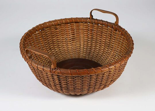 Mitchell Ray (1870-1956) Round Nantucket Sewing Basket with Carved Heart Handles