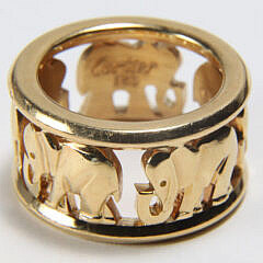 26-5635 Cartier 18k Gold Elephant Ring A IMG_8866