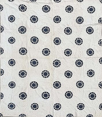 Cobalt Blue Calico Sunburst in a Circle Applique Quilt, 19th Century