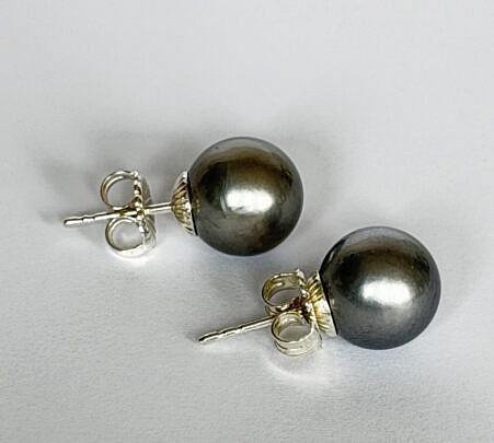 43292 Tahitian Pearl Earrings A IMG_1045