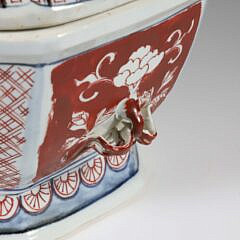 Chinese Export Soup Tureen, 19th Century, Ming Dynasty
