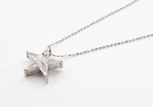 18k White Gold Invisible Set Kite Shaped Diamond Star Pendant, 14k White Gold Chain