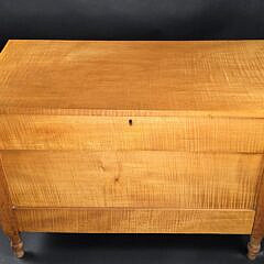 Antique American Tiger Maple Sheraton Sugar Chest Storage Trunk, 19th century