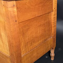 Antique American Tiger Maple Sheraton Sugar Chest Storage Trunk, 19th century