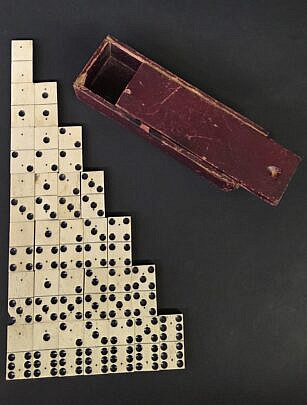 4869-955 Dominoes A