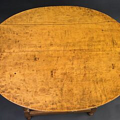 Antique American Bench Made Birdseye Maple Oval Tavern Table