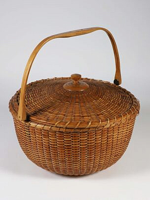 Scarce Ray Family Nantucket Woven Pie Basket