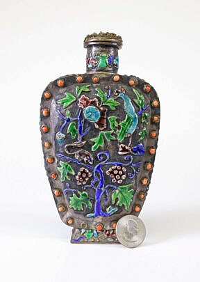 Chinese Enamelled Silver Snuff Bottle, Qing Dynasty