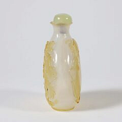 Chinese Pale Yellow Overlay Glass “Dragon & Peach” Snuff Bottle, Qing Dynasty