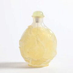 Chinese Pale Yellow Overlay Glass “Dragon & Peach” Snuff Bottle, Qing Dynasty