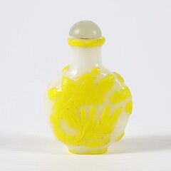 Chinese Yellow Overlay Glass “Phoenix” Snuff Bottle, Qing Dynasty