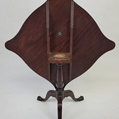 Fine Period Antique Massachusetts Chippendale Tilt Top Tea Table