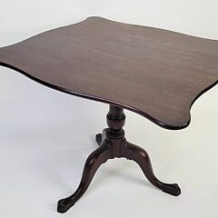 Fine Period Antique Massachusetts Chippendale Tilt Top Tea Table