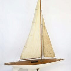 Vintage White Hull Pond Model with Rigging