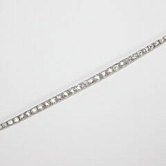 2-5720 Platinum 38 Graduated Diamonds Line Bracelet A IMG_9970