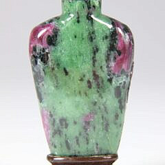 Chinese Amethyst in Green Matrix Snuff Bottle, Qing Dynasty