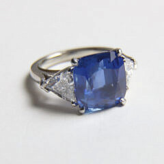 Platinum 7.93ct Cushion Cut Natural Ceylan Blue Sapphire and Diamond Ring