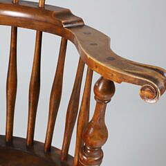 Wallace Nutting Comb-Back Windsor Armchair