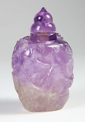 Chinese Carved Amethyst Quartz Snuff Bottle, Qing Dynasty