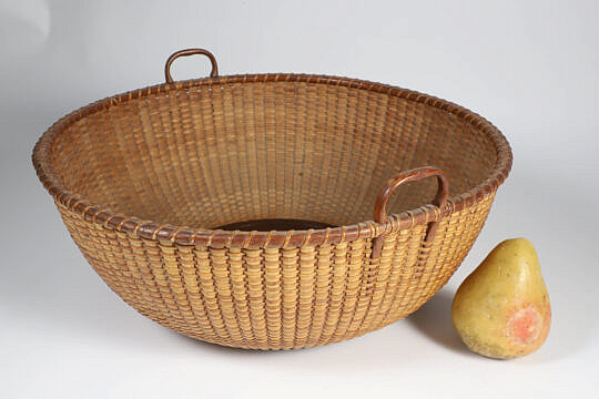Fine Large Captain Thomas James Double Heart Handle Nantucket Basket