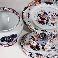 Georgian-Era “Tonquin China” Ironstone Covered Tureen and Underplate, 19th Century