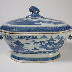 Canton Covered Soup Tureen, 19th Century