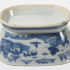Canton Covered Soup Tureen, 19th Century