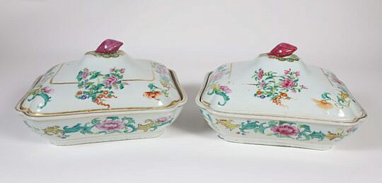 Pair of Chinese Export Covered Vegetable Dishes, 19th Century