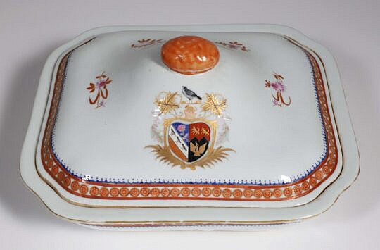 Chinese Export Armorial Covered Vegetable Dish, 19th Century