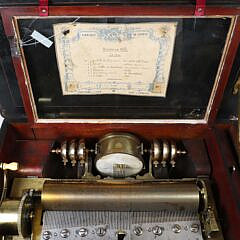 Etouffoirs en Acier Soit A Spiraux Drum and Bell Music Box 19th Century