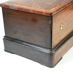 Etouffoirs en Acier Soit A Spiraux Drum and Bell Music Box, 19th Century