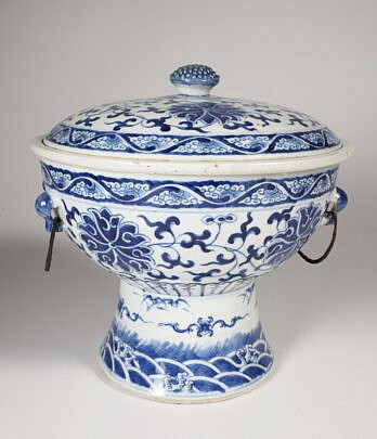 Chinese Export Blue and White Fruit Cooler, 19th Century
