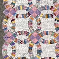 Vintage American Double Wedding Ring Patchwork Quilt circa 1930s