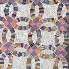 Vintage American Double Wedding Ring Patchwork Quilt circa 1930s