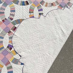 Vintage American Double Wedding Ring Patchwork Quilt circa 1930s