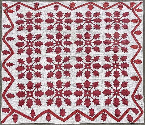 Antique American Red and White "Leaf" Motif Patchwork Quilt, 19th century