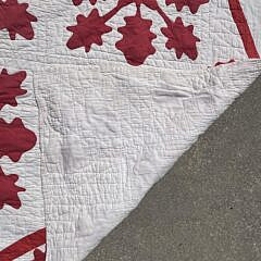 Antique American Red and White “Leaf” Motif Patchwork Quilt
