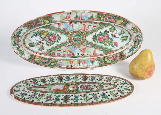 Scarce Rose Medallion Small Fish Platter, 19th Century