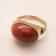 Antique 9K Gold European Ring Set with Cabochon Rust Hue Coral Stone
